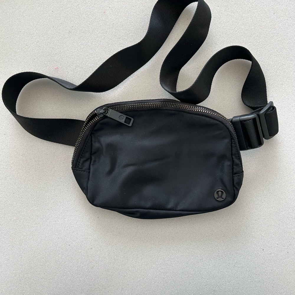 lululemon athletica Black Men's Bag